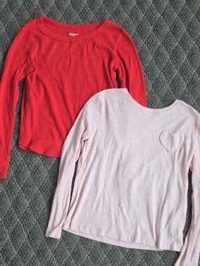 2 Old Navy Kids Long-Sleeve Tops Plus Free Shirt